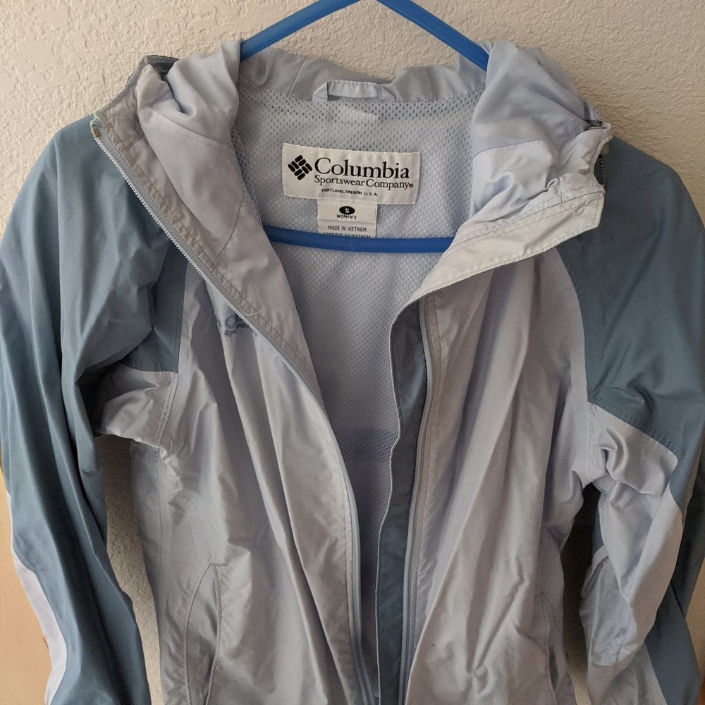 Columbia hooded rain jacket
